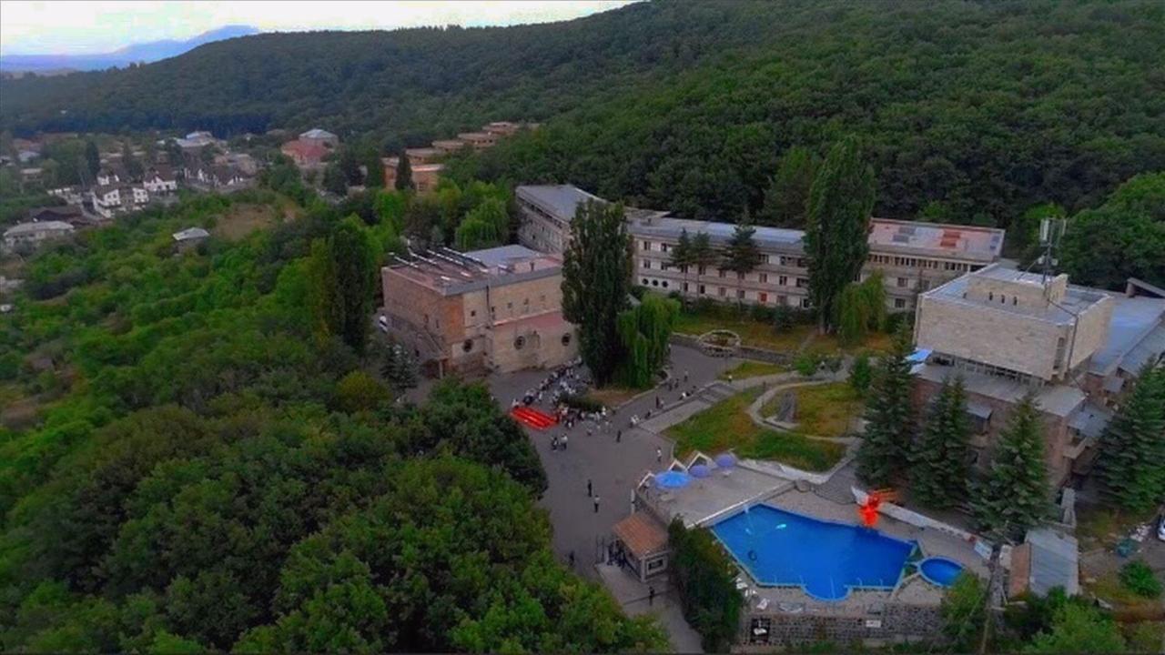 Дом Писателей Цахкадзора Ξενοδοχείο Εξωτερικό φωτογραφία